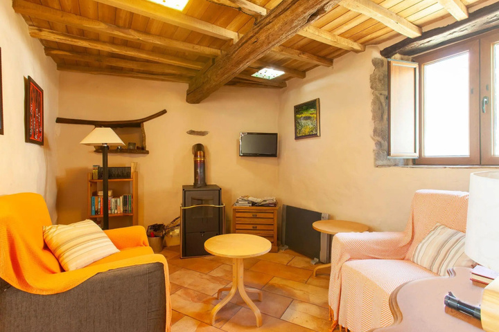 Room 2 of 13