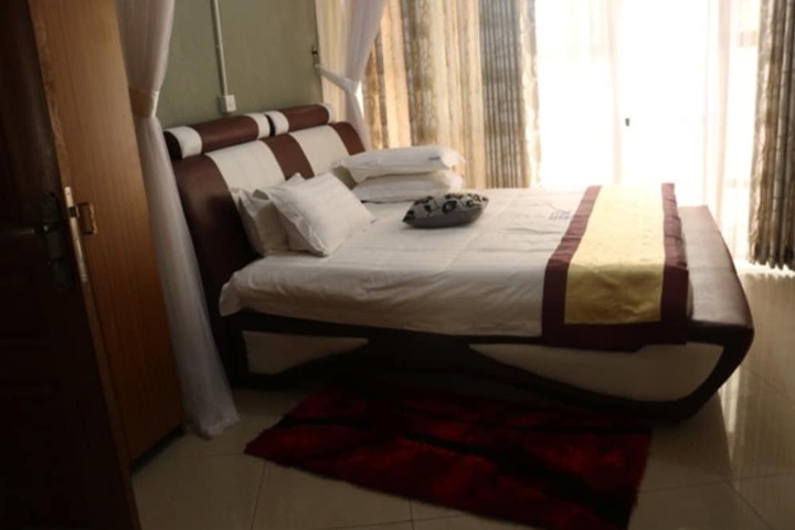 Room 4 of 25