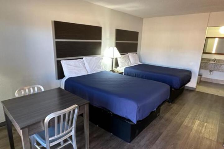 Economy 2 Double Beds (7 of 7)