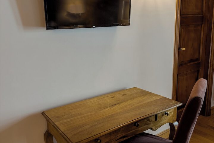 Room 37 of 81