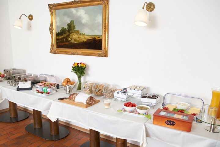 Dining 58 of 75