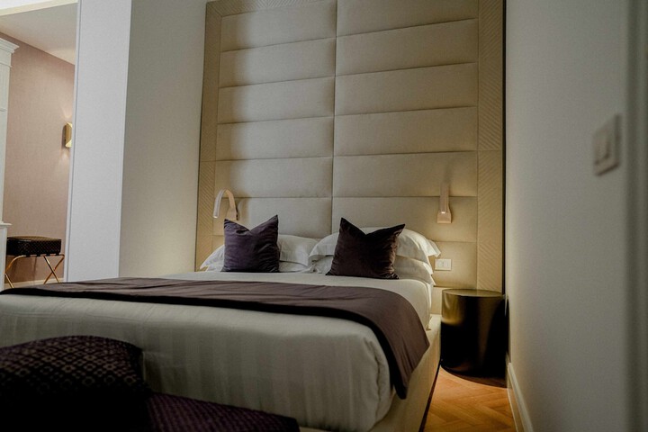 Room 32 of 59