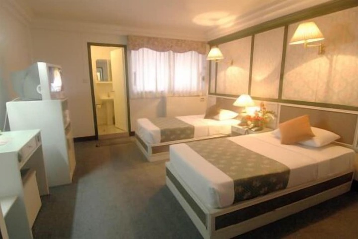 Room 25 of 44