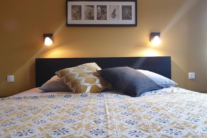 Room 2 of 48