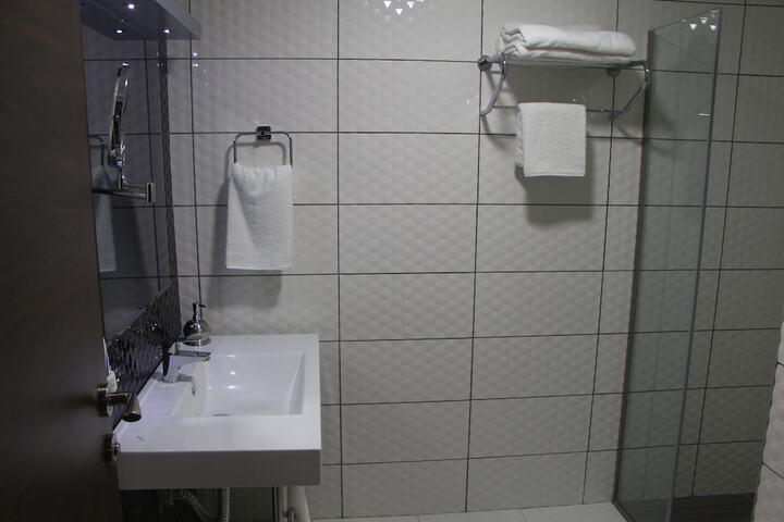 Room 18 of 34