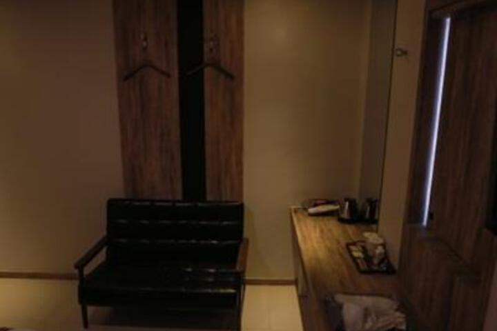 Room 3 of 5