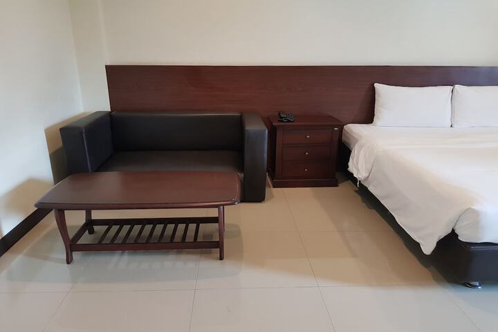 Room 4 of 49