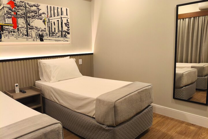 Room 11 of 37