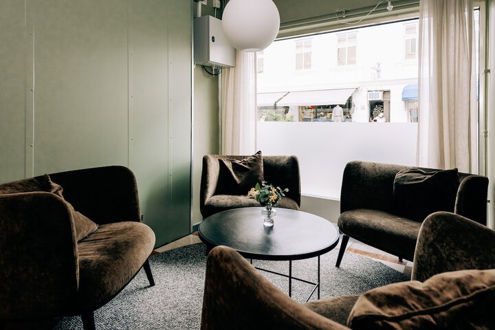 Entrance & Lobby