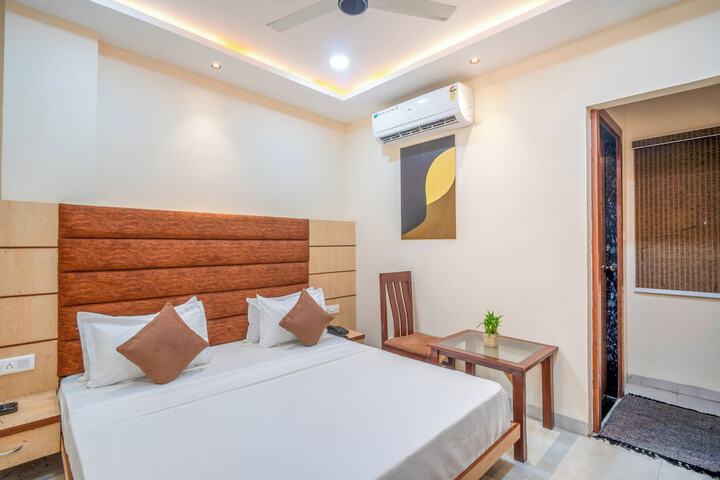 Room 15 of 27