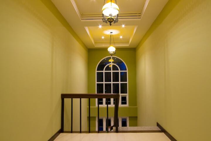 Ballroom/Hall 62 of 80