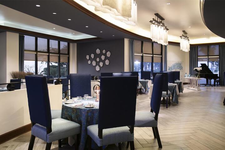 Dining 139 of 237