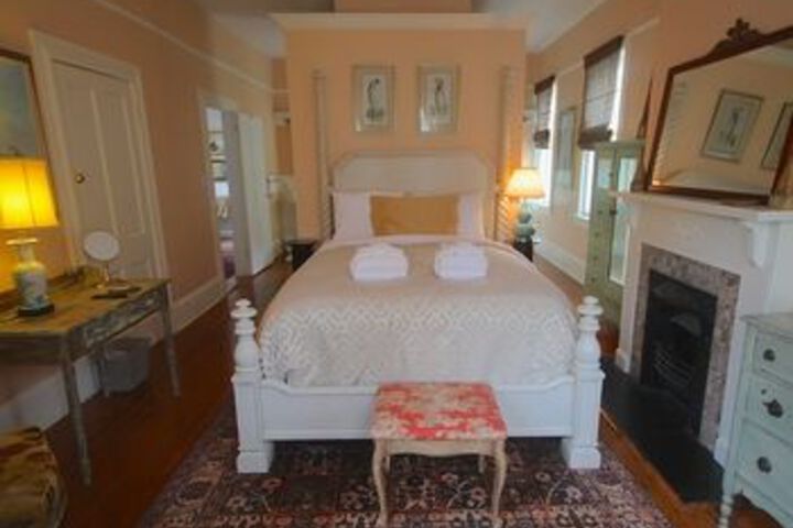 Room 33 of 137