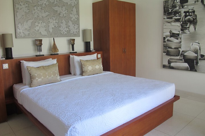 Room 4 of 36