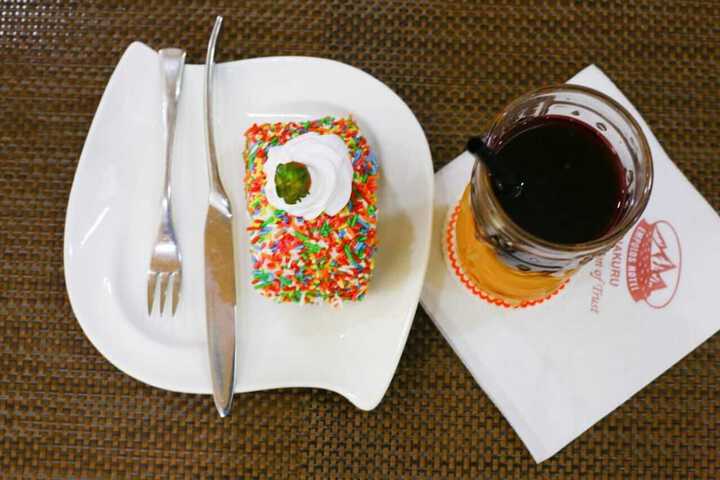 Dining 37 of 51