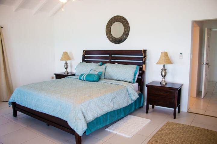 Room 10 of 28