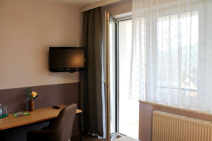 Room 8 of 23