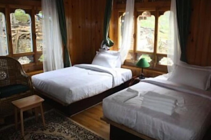Room 7 of 8