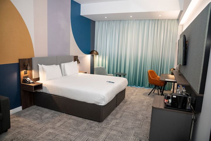 Room 44 of 116