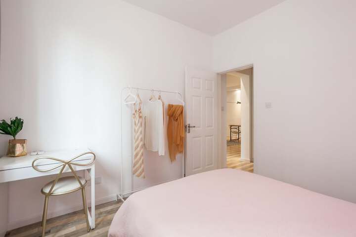 Room 28 of 31