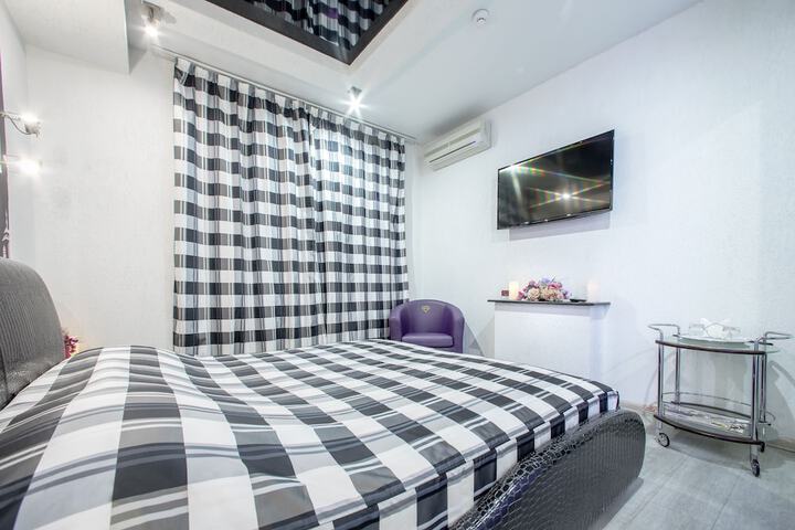 Room 9 of 42