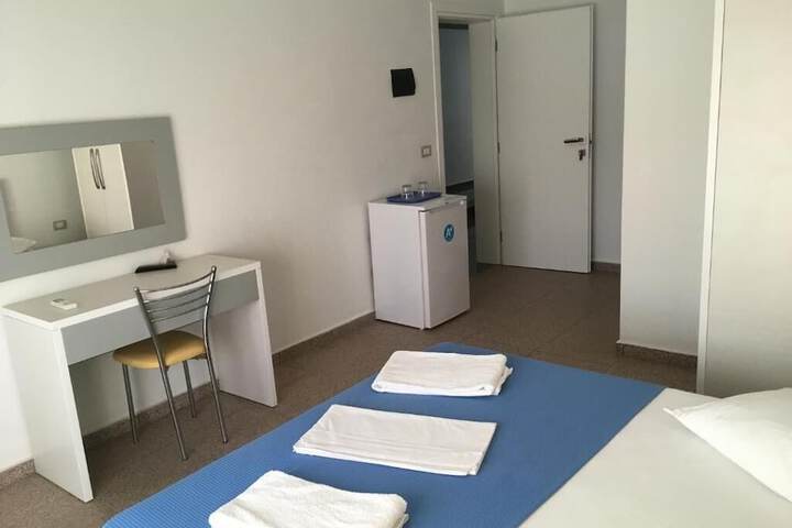 Room 5 of 37