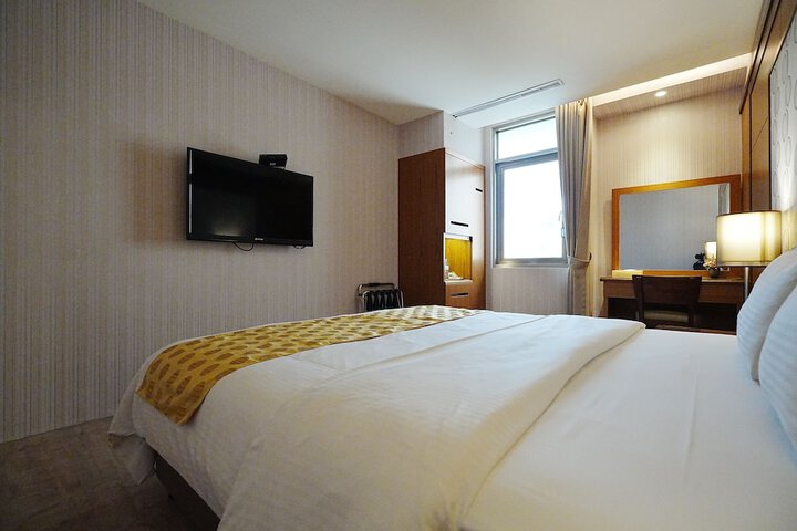 Room 14 of 61