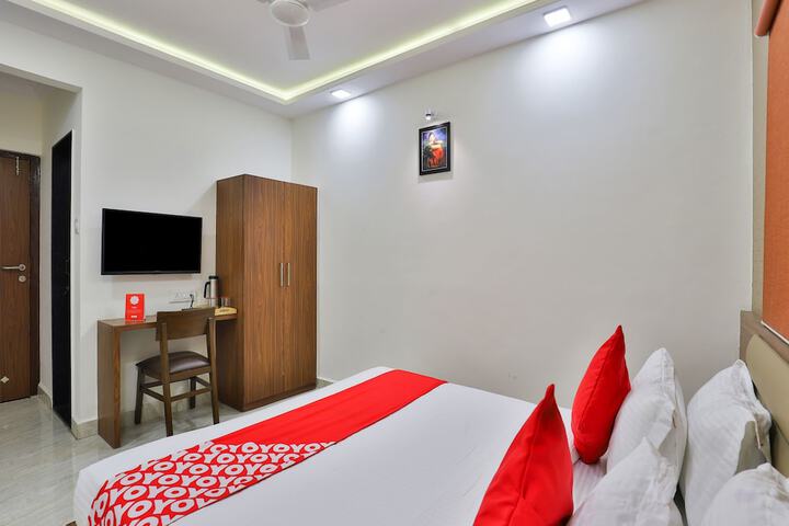 Room 8 of 32