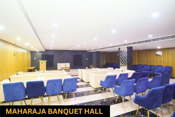 Ballroom/Hall 36 of 42
