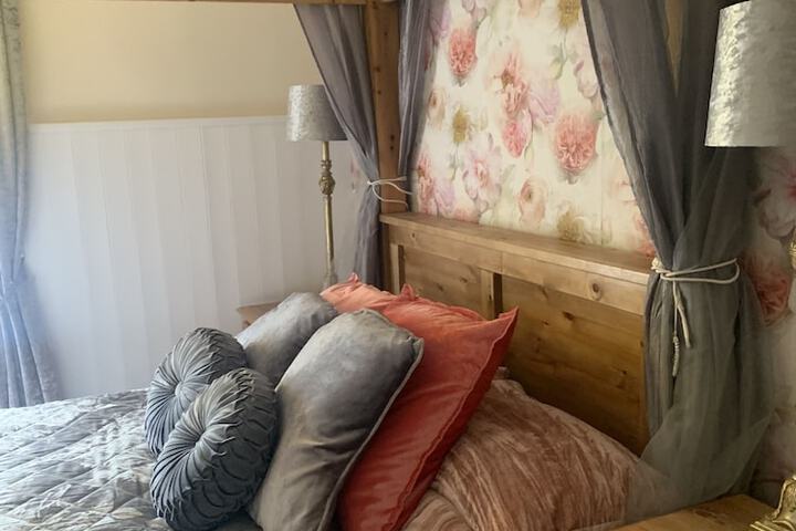 Room 5 of 15
