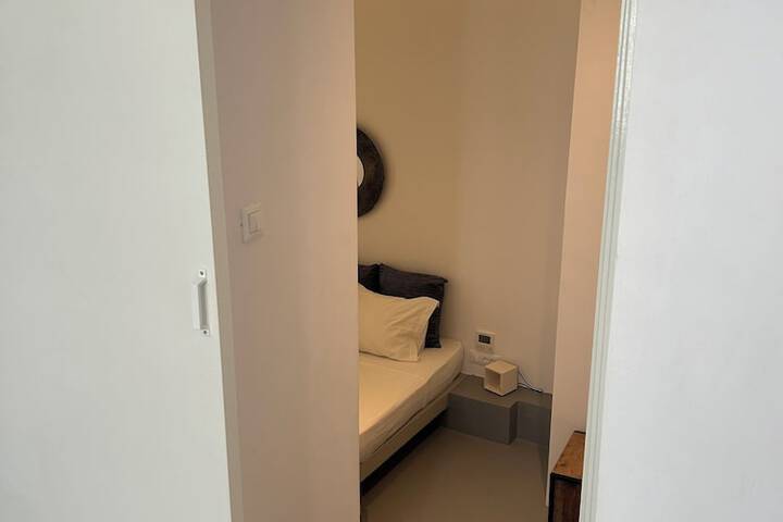 Room 78 of 283