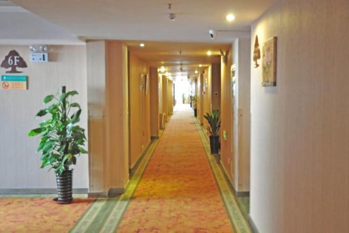 Ballroom/Hall 61 of 66