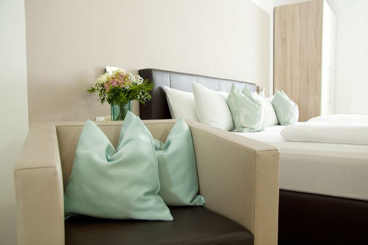 Room 4 of 43