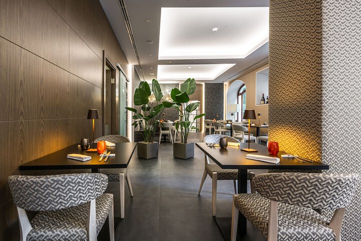 Dining 124 of 157