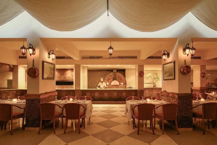 Dining 113 of 156