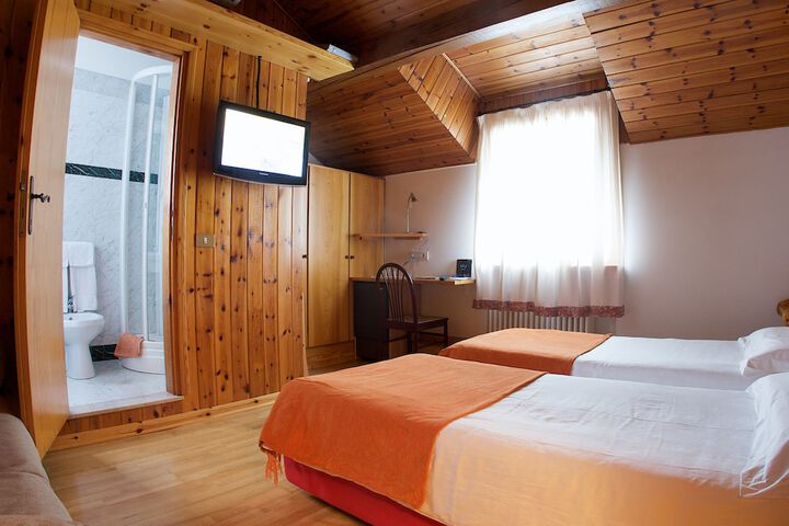 Room 3 of 31