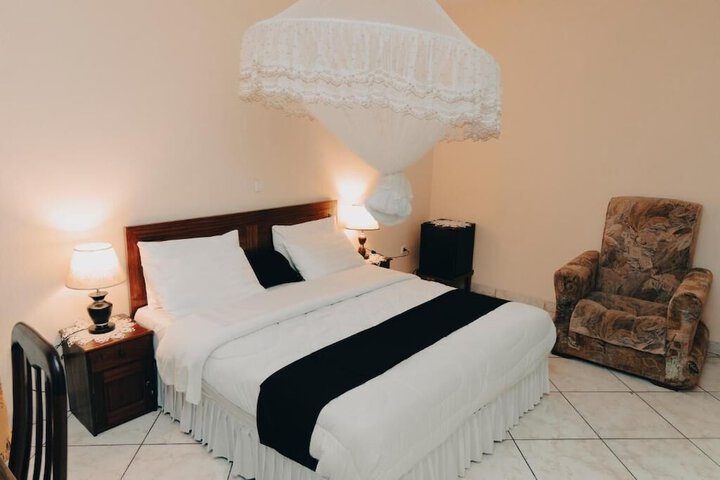 Room 2 of 9