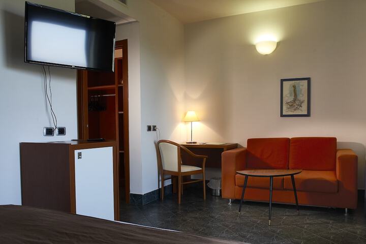 Room 2 of 59