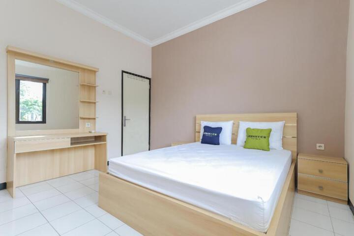 Urbanview Roemah Tebet by RedDoorz