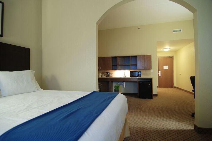 Room 11 of 85