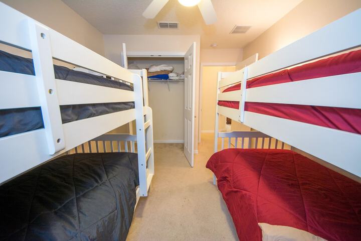 Room 87 of 221