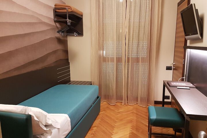 Room 16 of 60