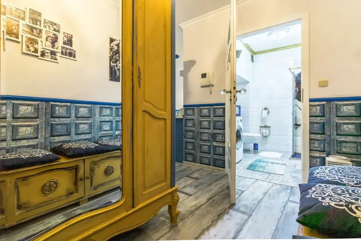 Room 3 of 22