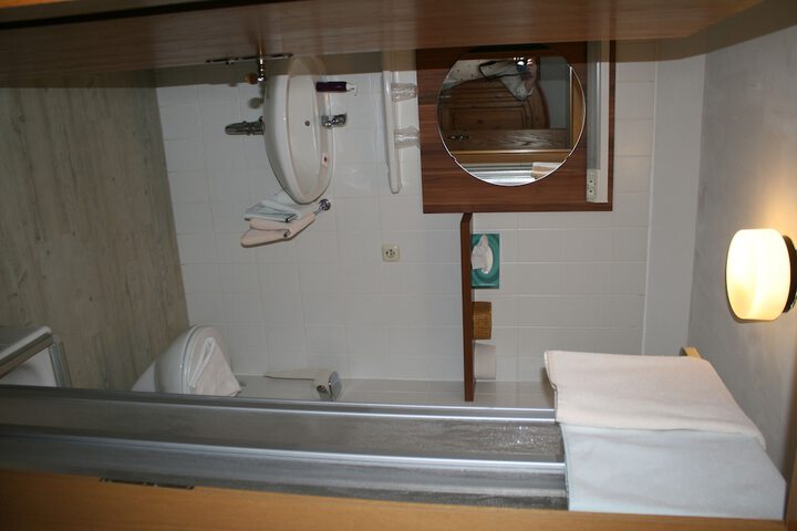 Room 37 of 75