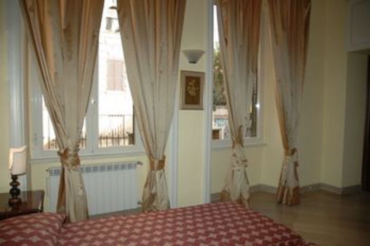 Room 9 of 17