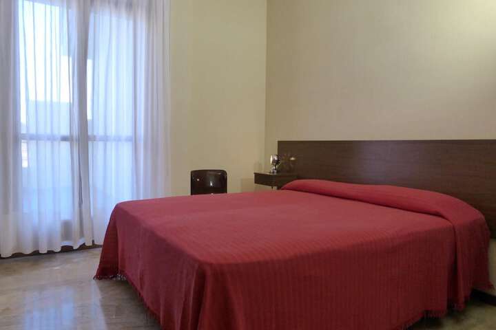 Room 6 of 46