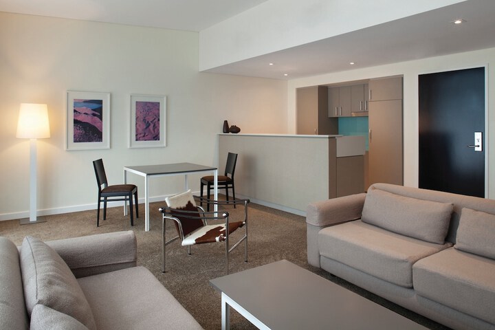 Room 4 of 58