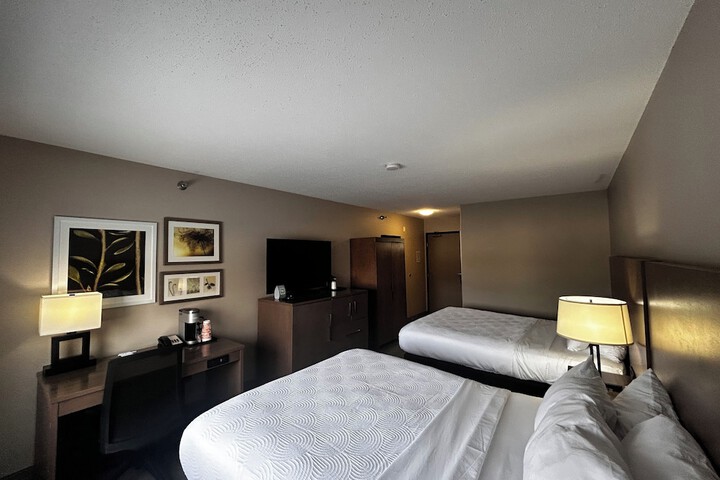 Room 16 of 28