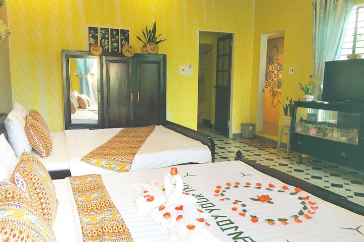 Room 2 of 47