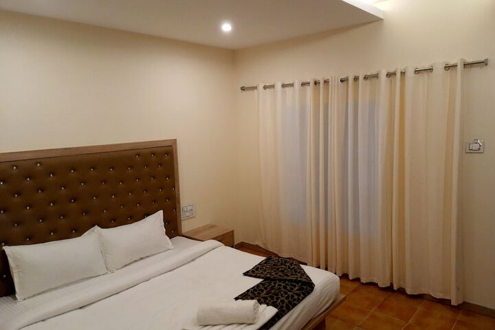 Room 5 of 37